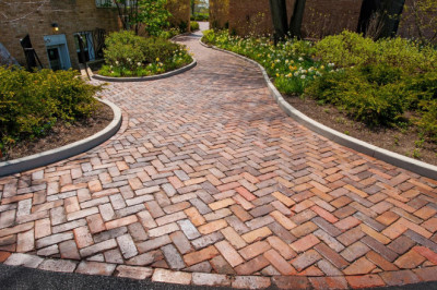 distinction between concrete and and masonry pavers