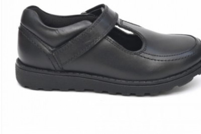 How to Select School Shoes For Girls