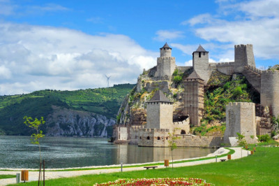 Plan Your Dream Vacation with Customizable Serbia Holiday Packages