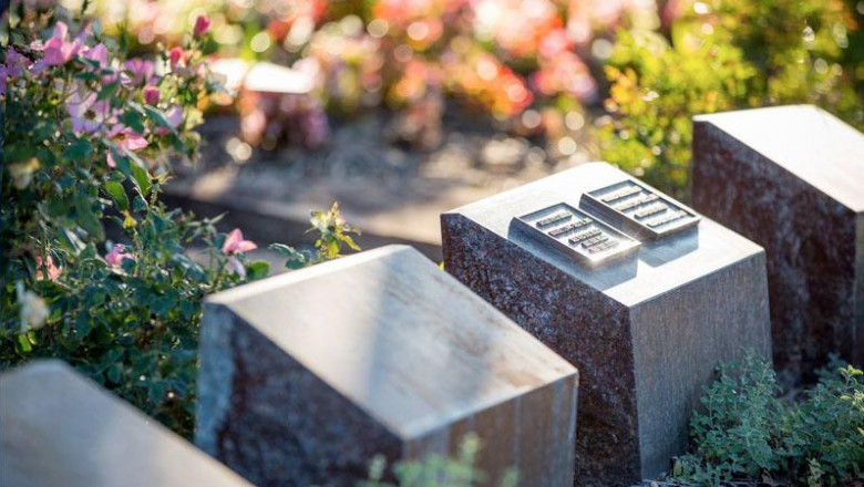 Funeral Flowers: Tips for Choosing the Perfect Arrangement