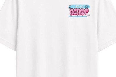 How to Style a White Graphic T-Shirt for a Trendy Streetwear Look